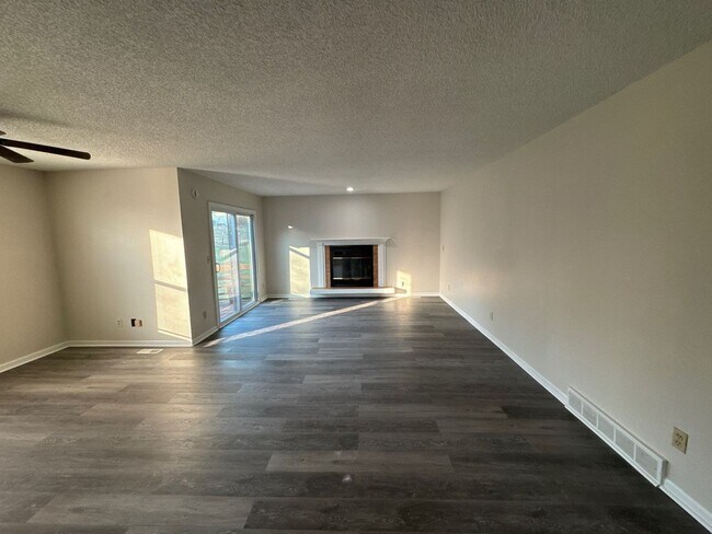 Building Photo - Duplex