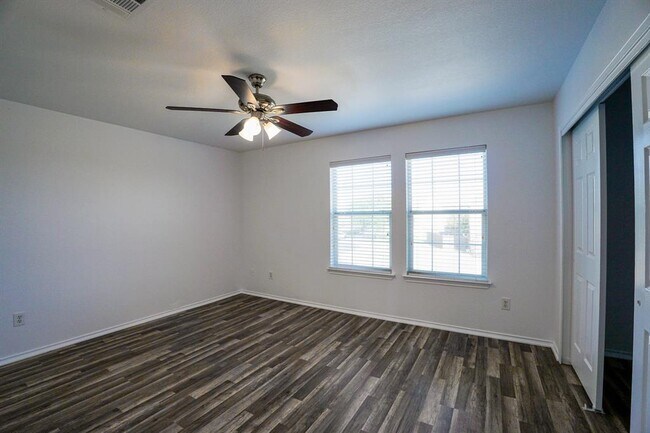 Building Photo - 801 Cisco Valley Cv