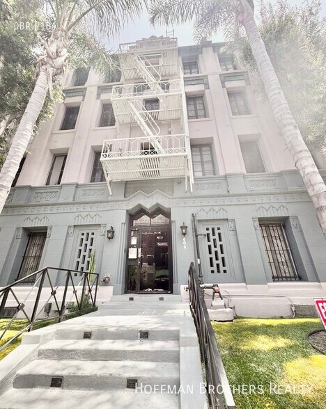 Building Photo - 608 S Dunsmuir Ave