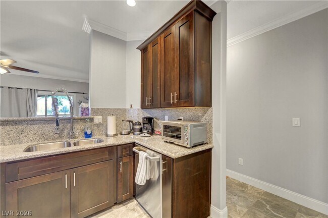 Building Photo - 2050 W Warm Springs Rd