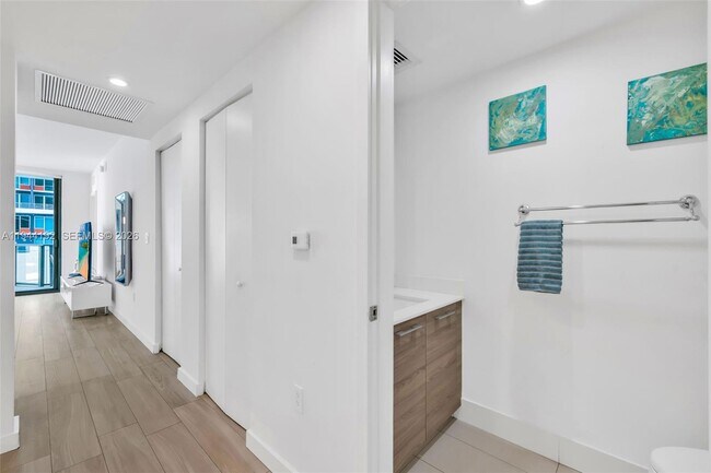 Building Photo - 1300 S Miami Ave