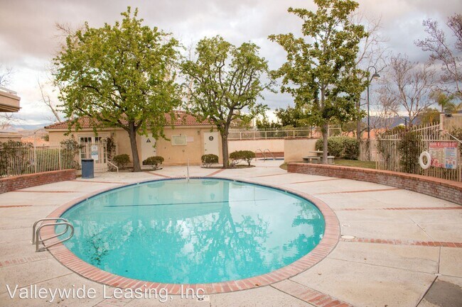 Building Photo - 3 br, 2 bath House - 19804 Sandpiper Pl. # 12