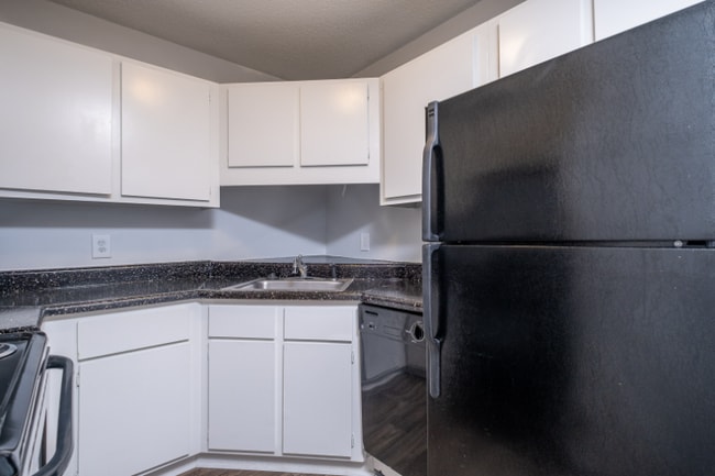 Building Photo - 3911 Water Oak Dr