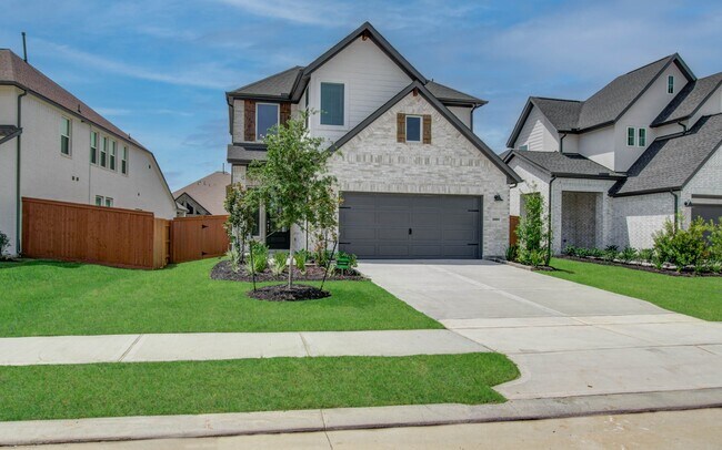 Building Photo - 24811 Harrow Mdw Dr