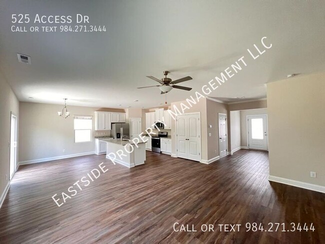 Building Photo - 525 Access Dr