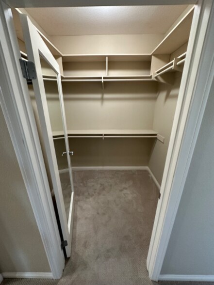 Building Photo - 3857 Pell Pl