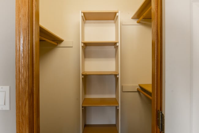 Building Photo - 7337 Collister Rd