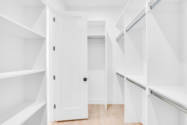 Building Photo - 1707 Nomas St