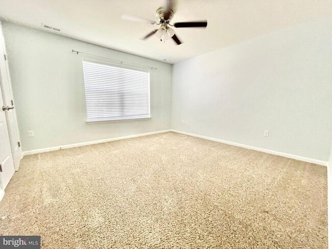 Building Photo - 307 S Marshview Terrace