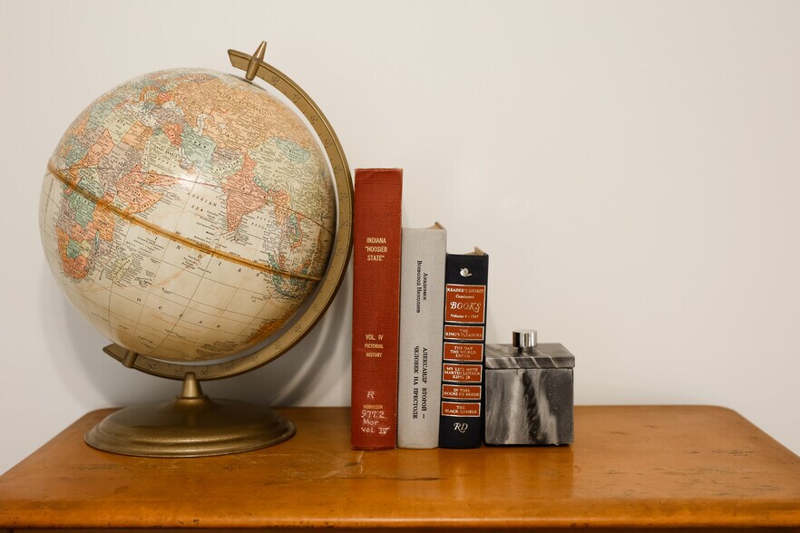 Building Photo - 5106 Rosslyn Ave