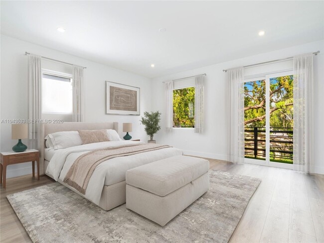 Building Photo - 1703 SW 23rd St