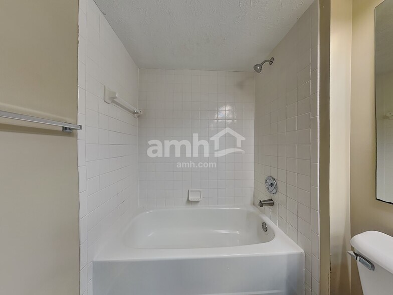 Building Photo - 9143 Pampas Ct