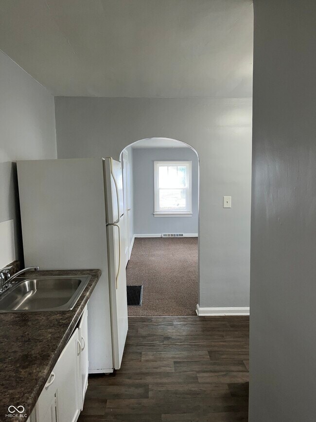 Building Photo - 1306 N Chester Ave