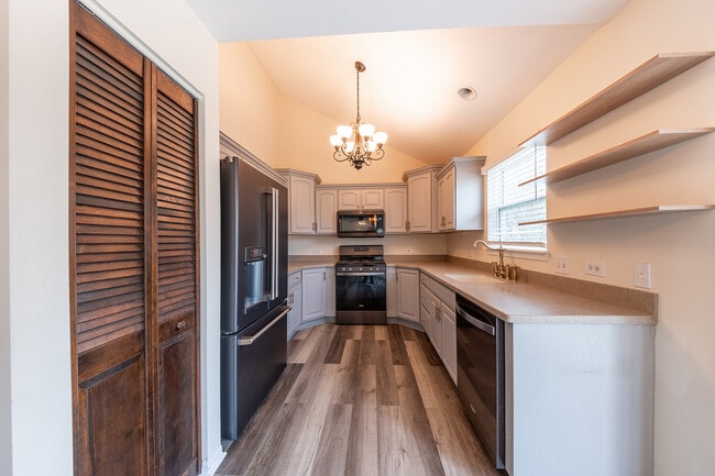 Building Photo - 135 Seton Creek Dr