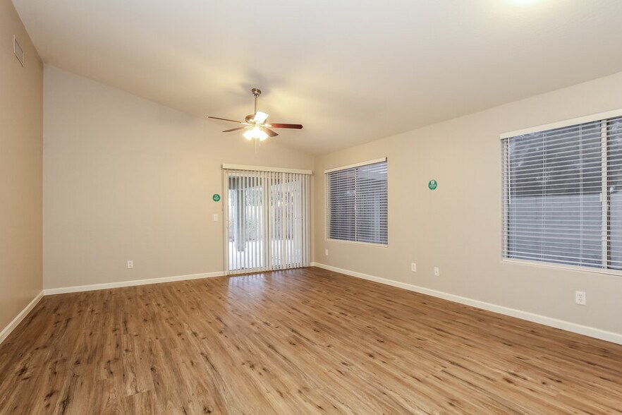 Building Photo - 7815 W Northview Ave