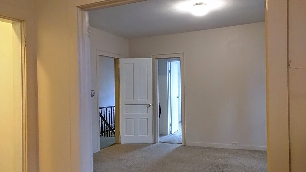 Living Room - 100 N Main St