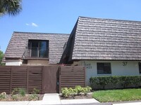 Building Photo - QUAIL RUN TOWNHOMES