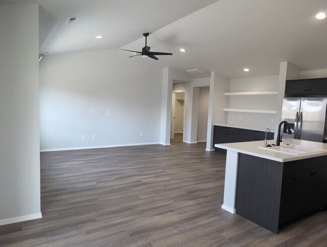 Building Photo - 14833 N Ninja Wy