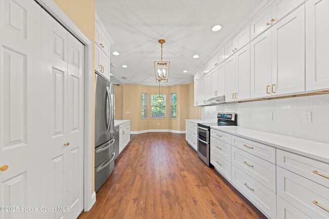 Building Photo - 500 Hidden Hollow Dr