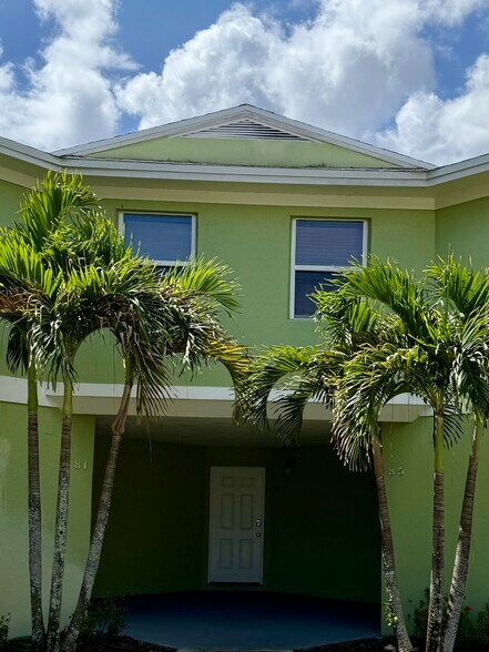 Building Photo - 83 SE Beech Tree Ln