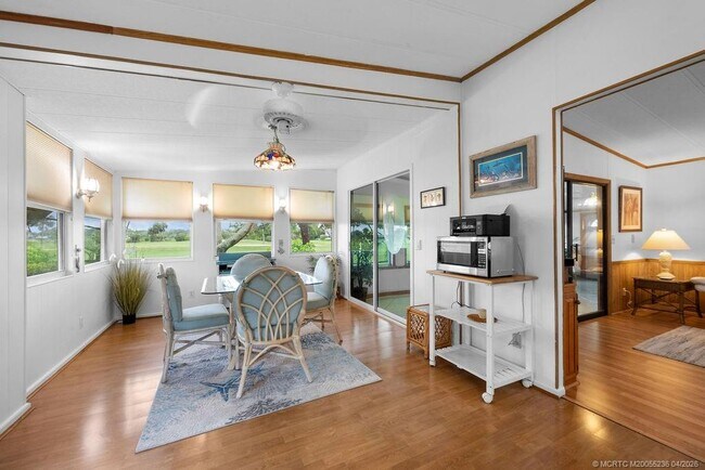 Building Photo - 7894 SE Saratoga Dr