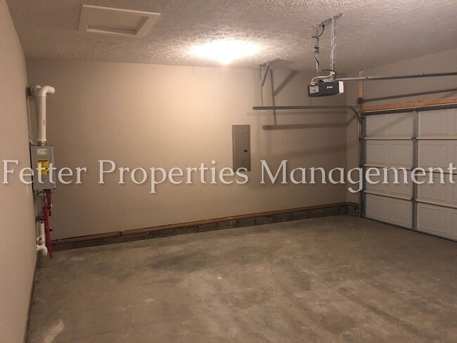 Building Photo - Northside 3 Bedroom 2 Bath Ready for you T...
