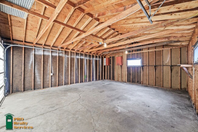 Building Photo - Recently Remodeled 2 Bedroom Home