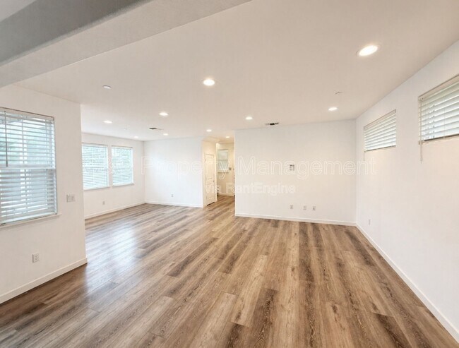 Building Photo - 1263 S Palermo Ln