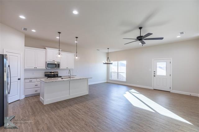 Building Photo - 8166 Sawdust Trl