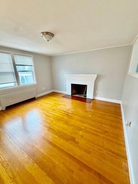 Building Photo - 78 Haddon St
