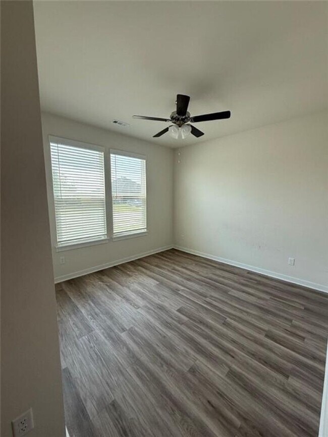 Building Photo - Beautiful Home in a Great Location