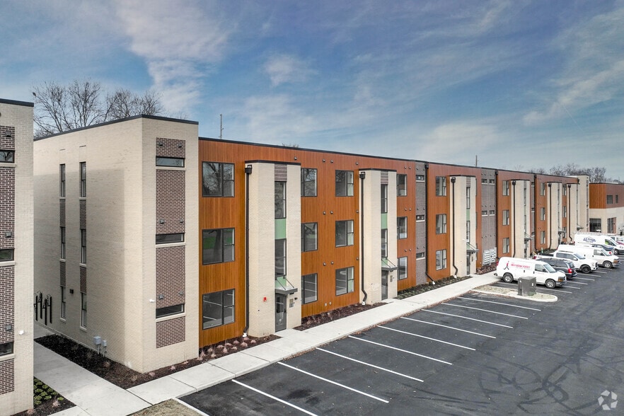 Building Photo - Monon 46