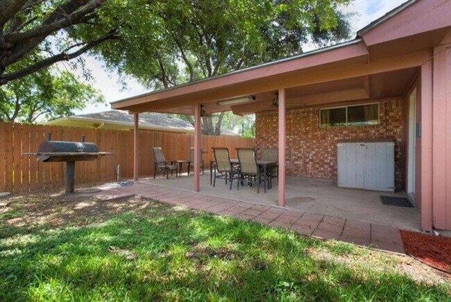 Building Photo - Cute & Convenient Home in Mission!