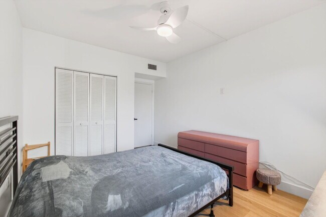 Building Photo - 50 SW 3rd Ave