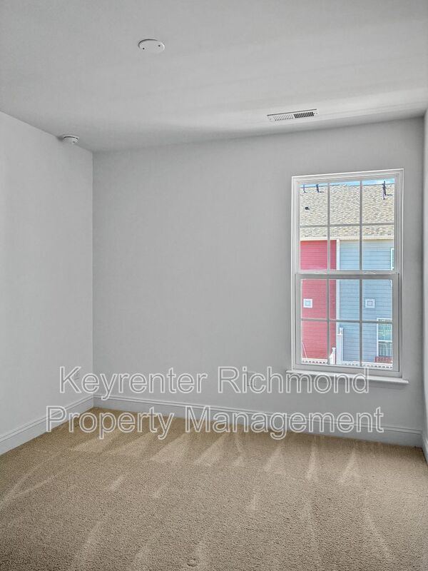 Building Photo - 13801 Randolph Pond Ln