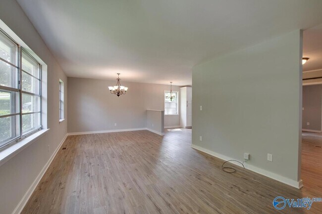 Building Photo - 3803 McEwen Dr NW
