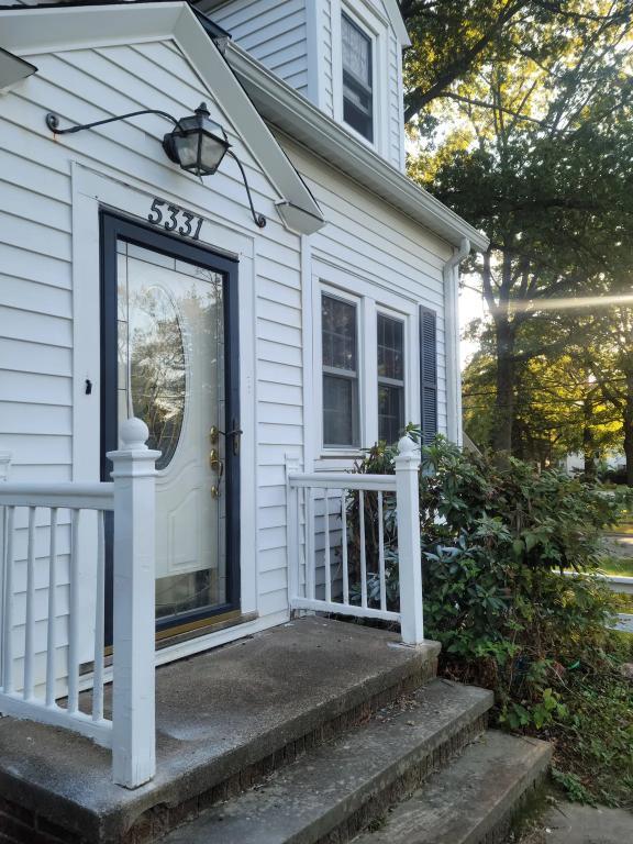 Building Photo - 5331 South Blvd