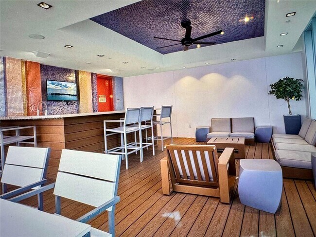 Building Photo - 500 Brickell Ave