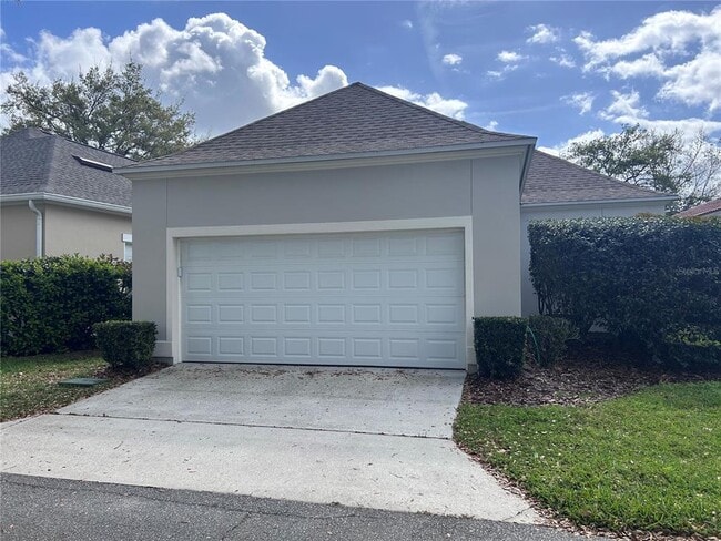 Building Photo - 904 Pawstand Rd