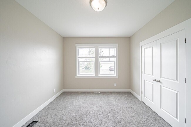 Building Photo - 2896 Blackwood