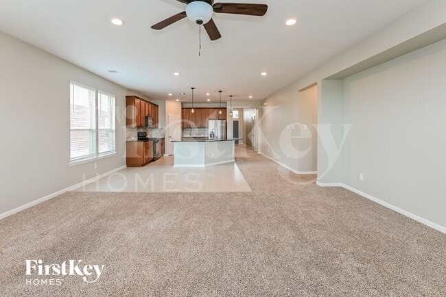 Building Photo - 25322 Squire Knoll St