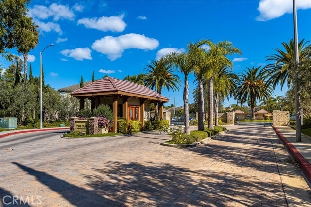 Building Photo - 18621 Park Meadow Ln