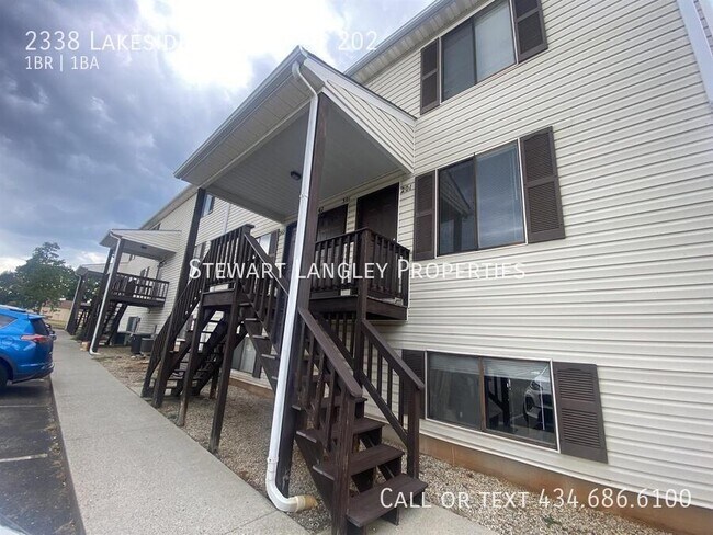 Building Photo - 2338 Lakeside Dr