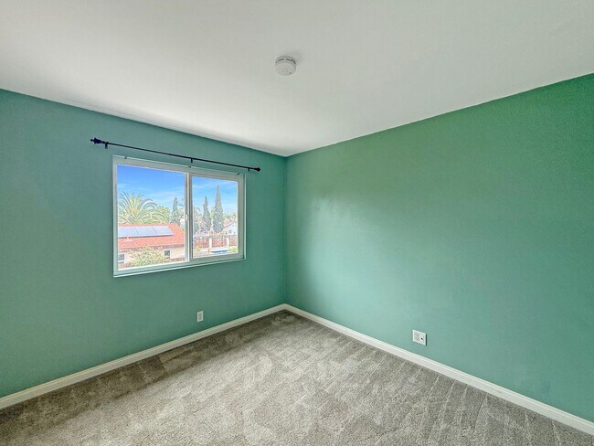 Building Photo - Great 4B/2BA House in Escondido!