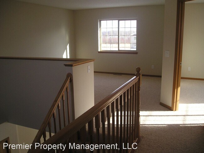 Building Photo - 2 br, 1.5 bath House - 2436 42nd Ave S