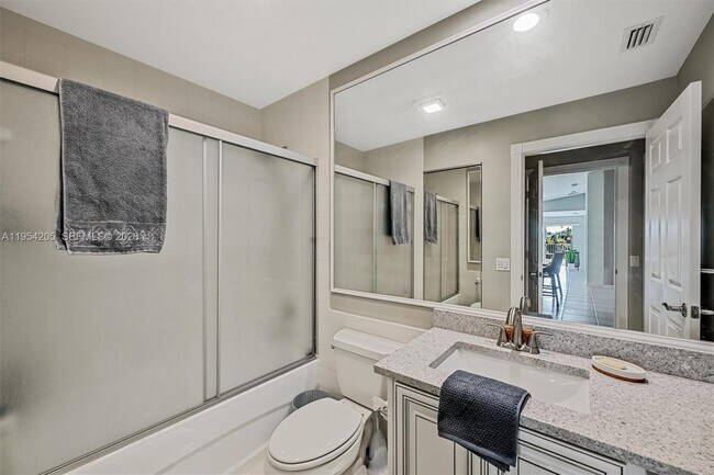 Building Photo - 10733 SW Elsinore Dr