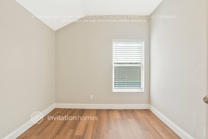 Building Photo - 2218 Santa Lucia St