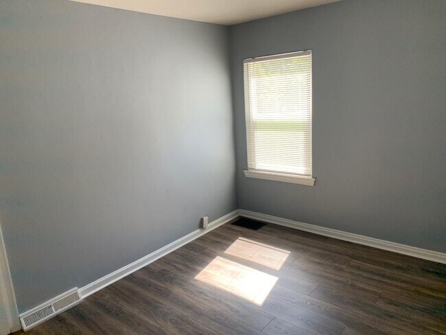 Building Photo - 7110 Drury Ln