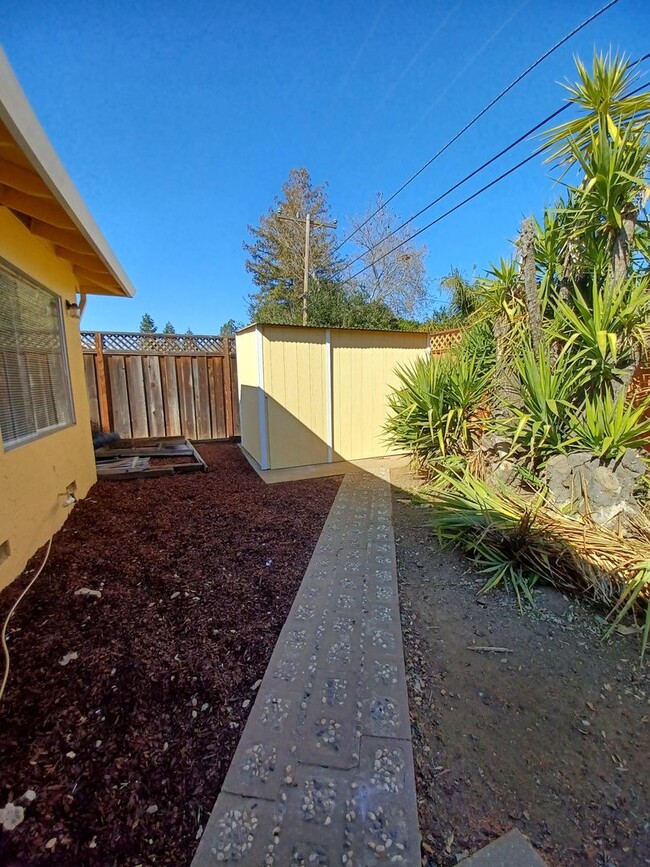 Building Photo - Beautiful 4-Bedroom Home with Spacious Lay...