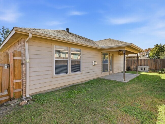 Building Photo - 6524 Sierra Madre Dr